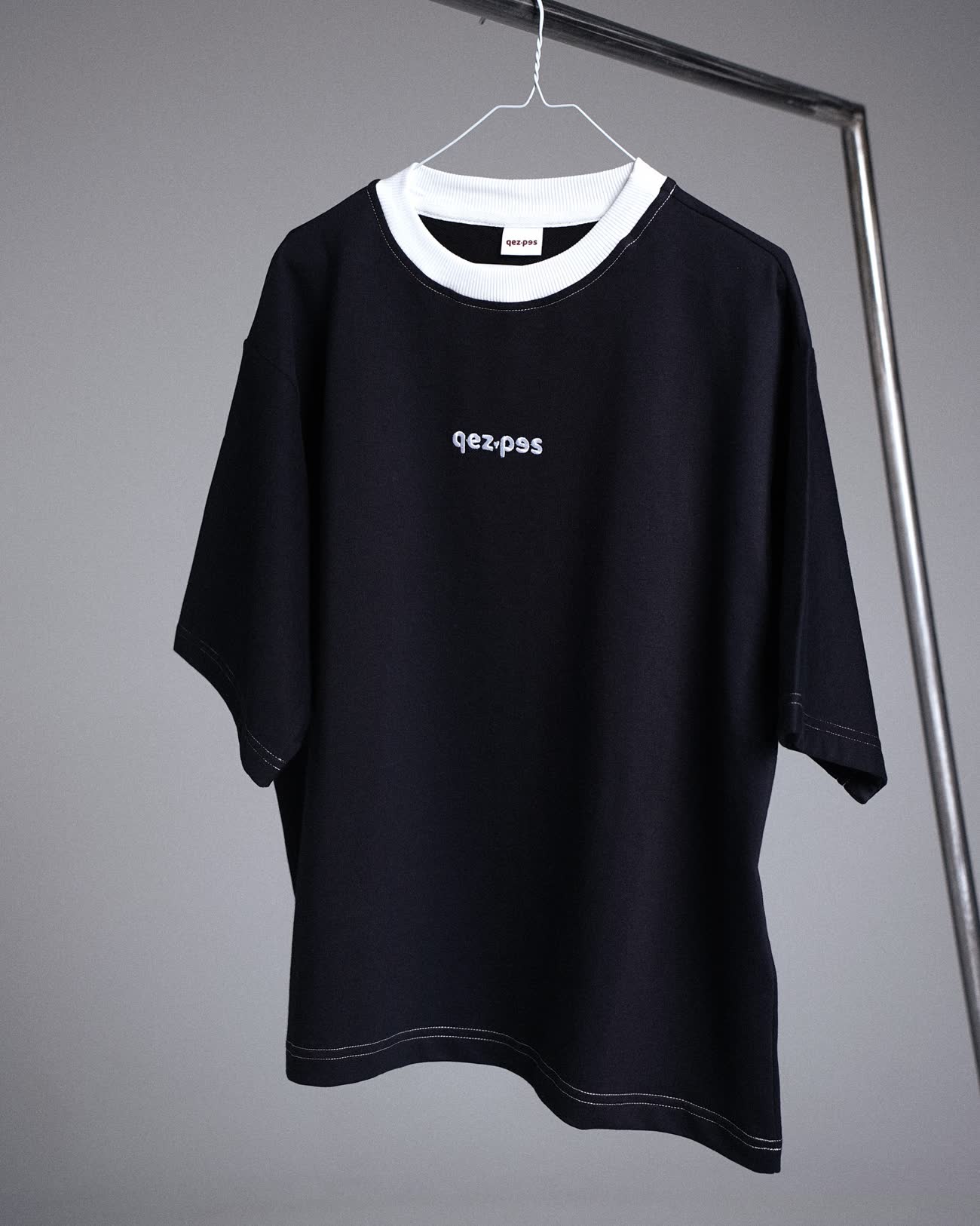 The Signature Tee in Navy